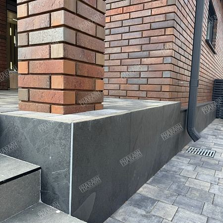 Сланец чёрный (натуральный скол) 600х600 мм.