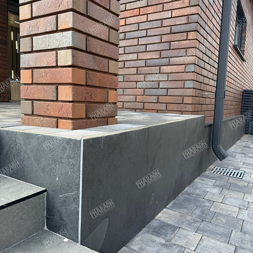 Сланец чёрный (натуральный скол) 600х600 мм.