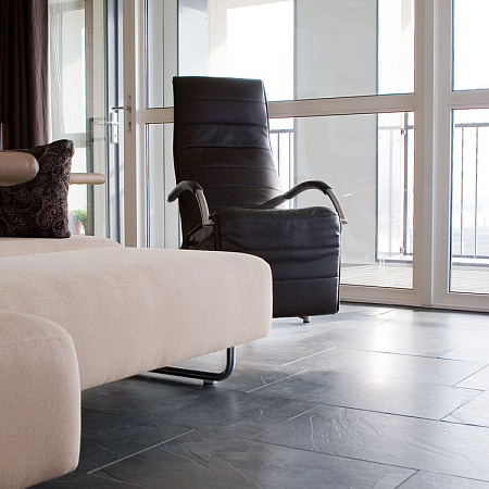 Сланец чёрный (браш) 300х600 мм.